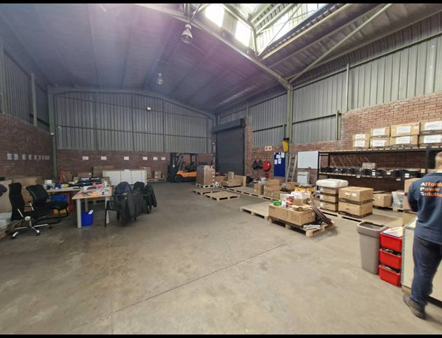357M² WAREHOUSE TO LET IN JET PARK